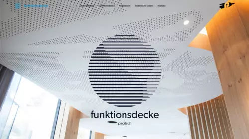 [Translate to English:] pagitsch Gesmbh - Funktionsdecke: Weisse Funktionsdecke mit Pagitsch Logo