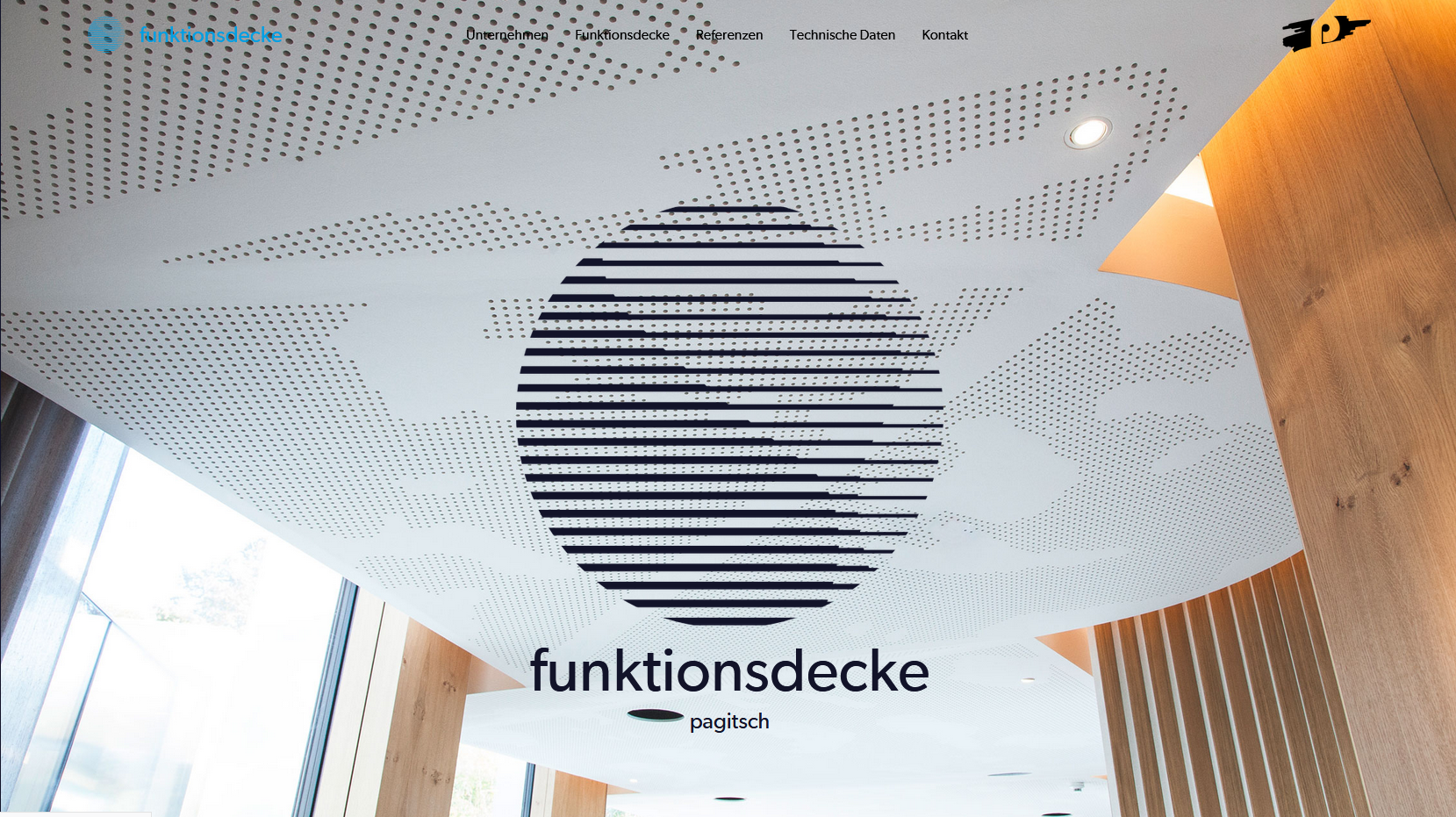 [Translate to English:] pagitsch Gesmbh - Funktionsdecke: Weisse Funktionsdecke mit Pagitsch Logo